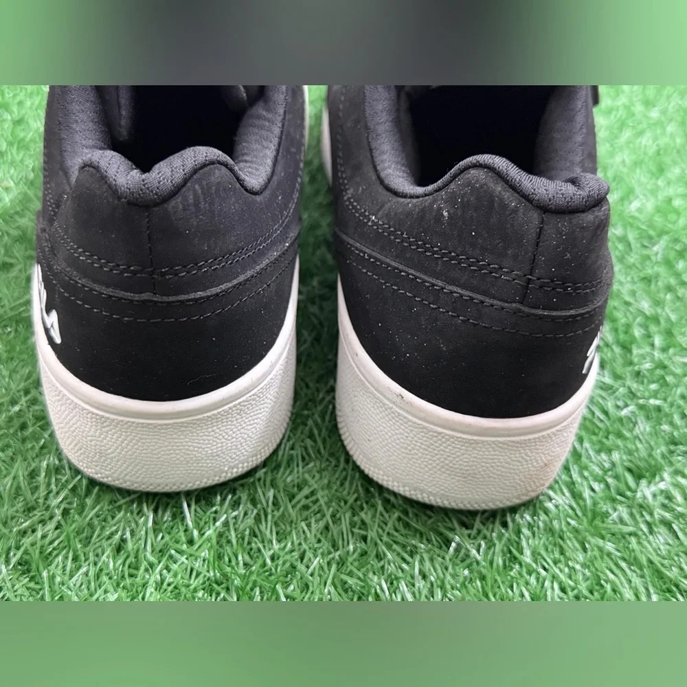 Fila Black and White Women’s Sneakers Size‎ 9